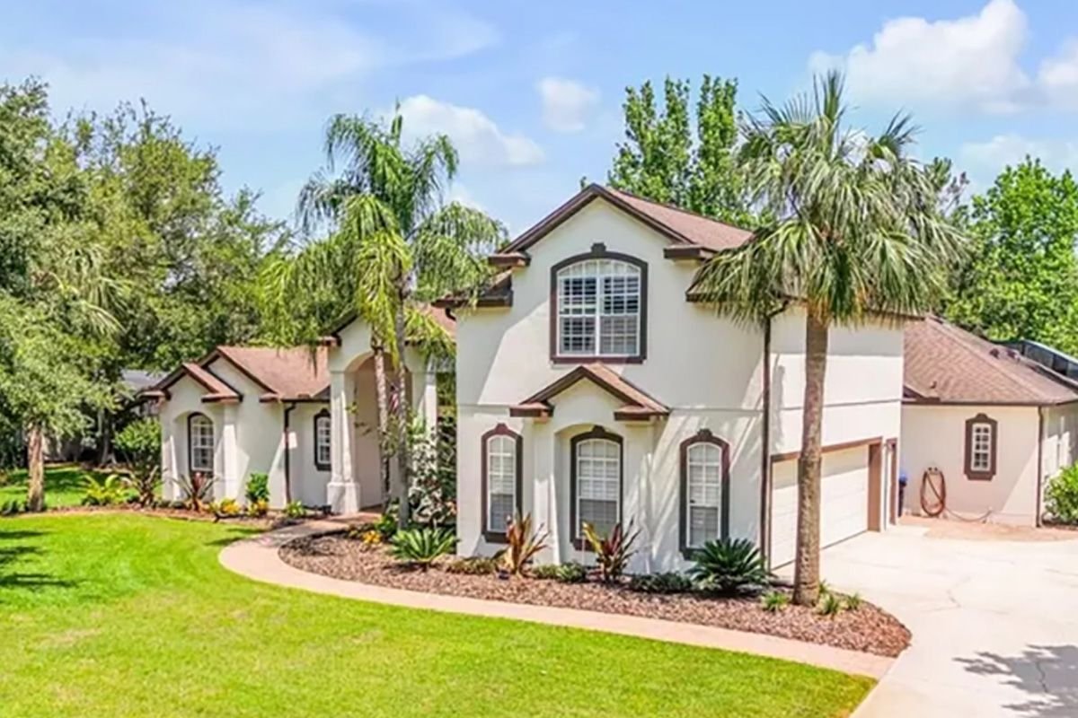 Single Family Home  Windermere Florida