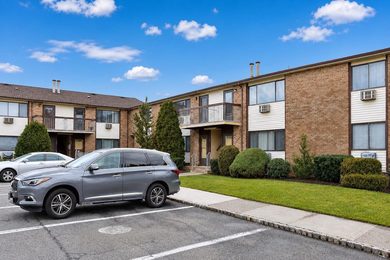 Condo Woodbridge, NJ